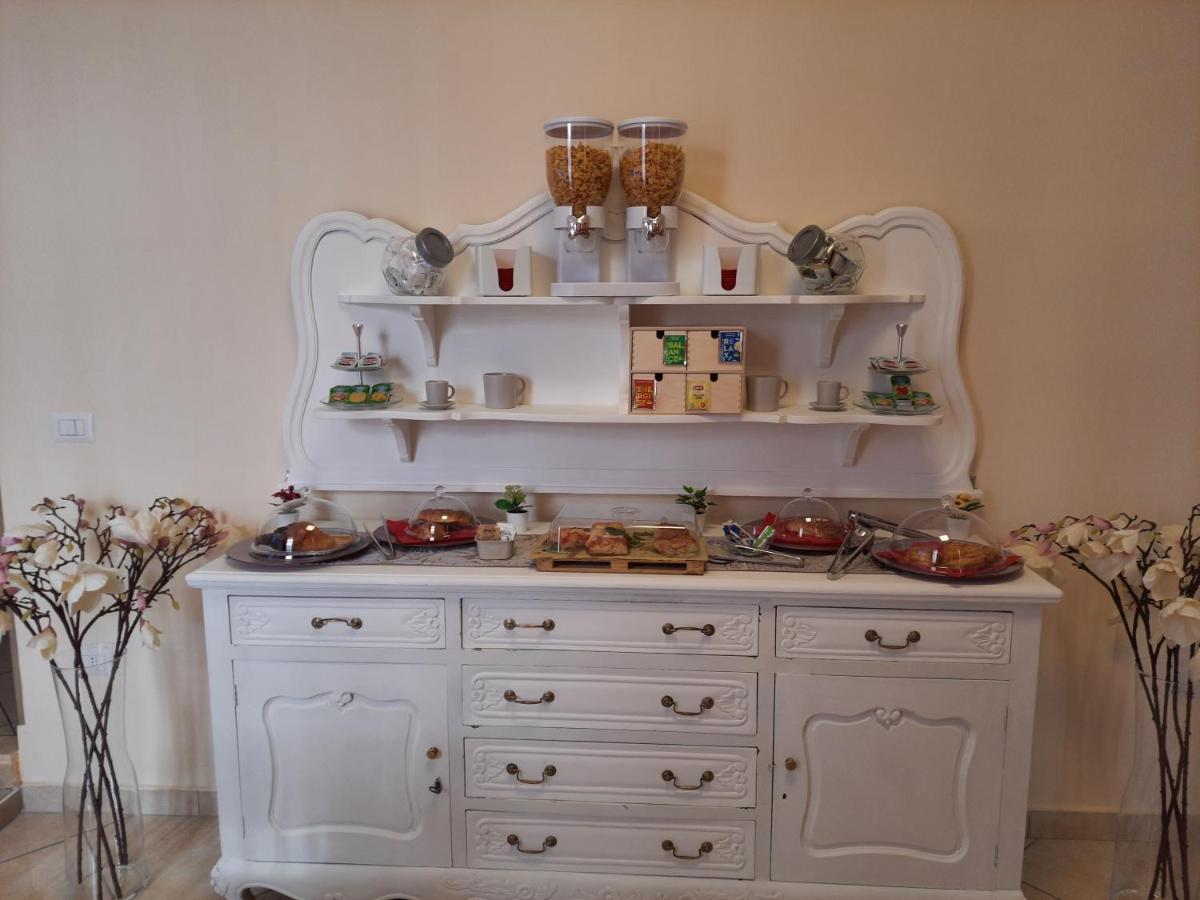 Re Diego Bed & Breakfast Napoli Bagian luar foto