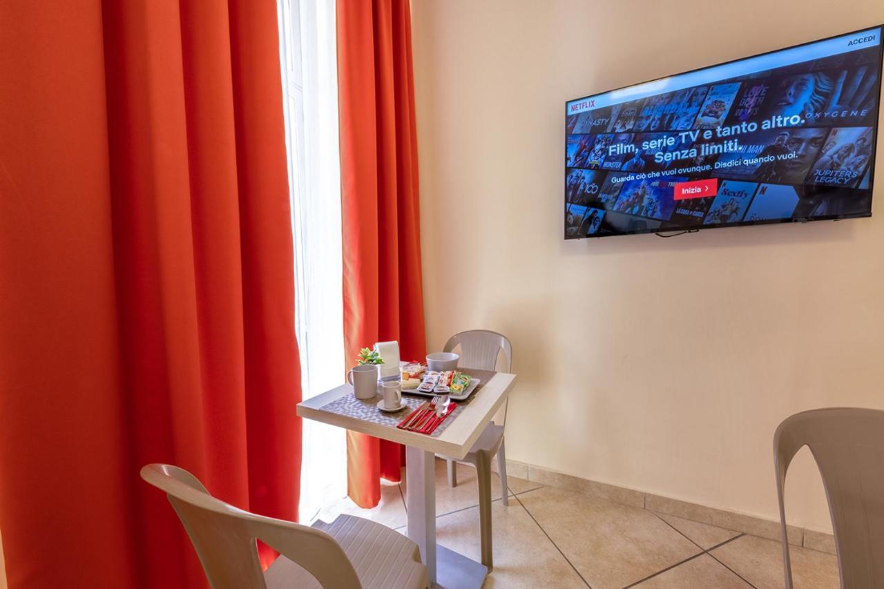 Re Diego Bed & Breakfast Napoli Bagian luar foto