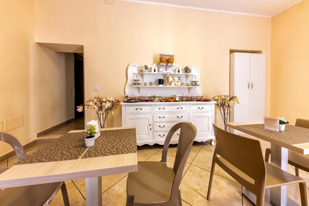 Re Diego Bed & Breakfast Napoli Bagian luar foto